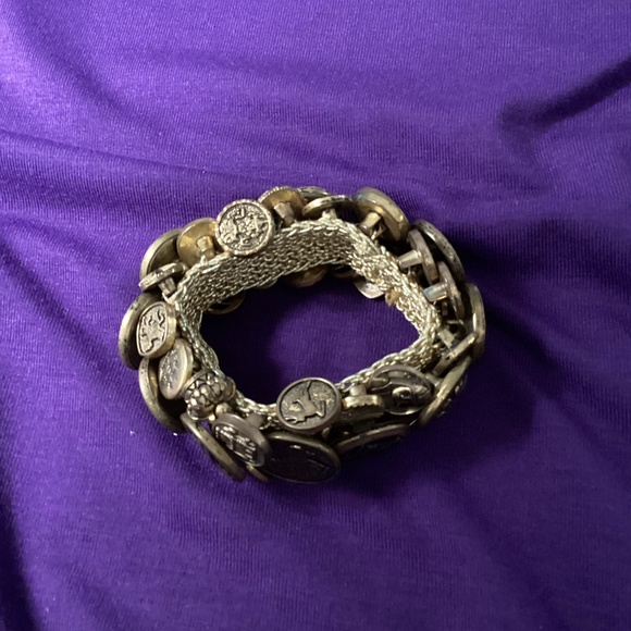 Awesome Button Bracelet - Picture 2 of 4